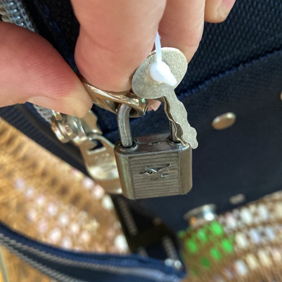 Sammy USA navy blue train case with lots of storage. New. Has lock. - Picture 5 of 10